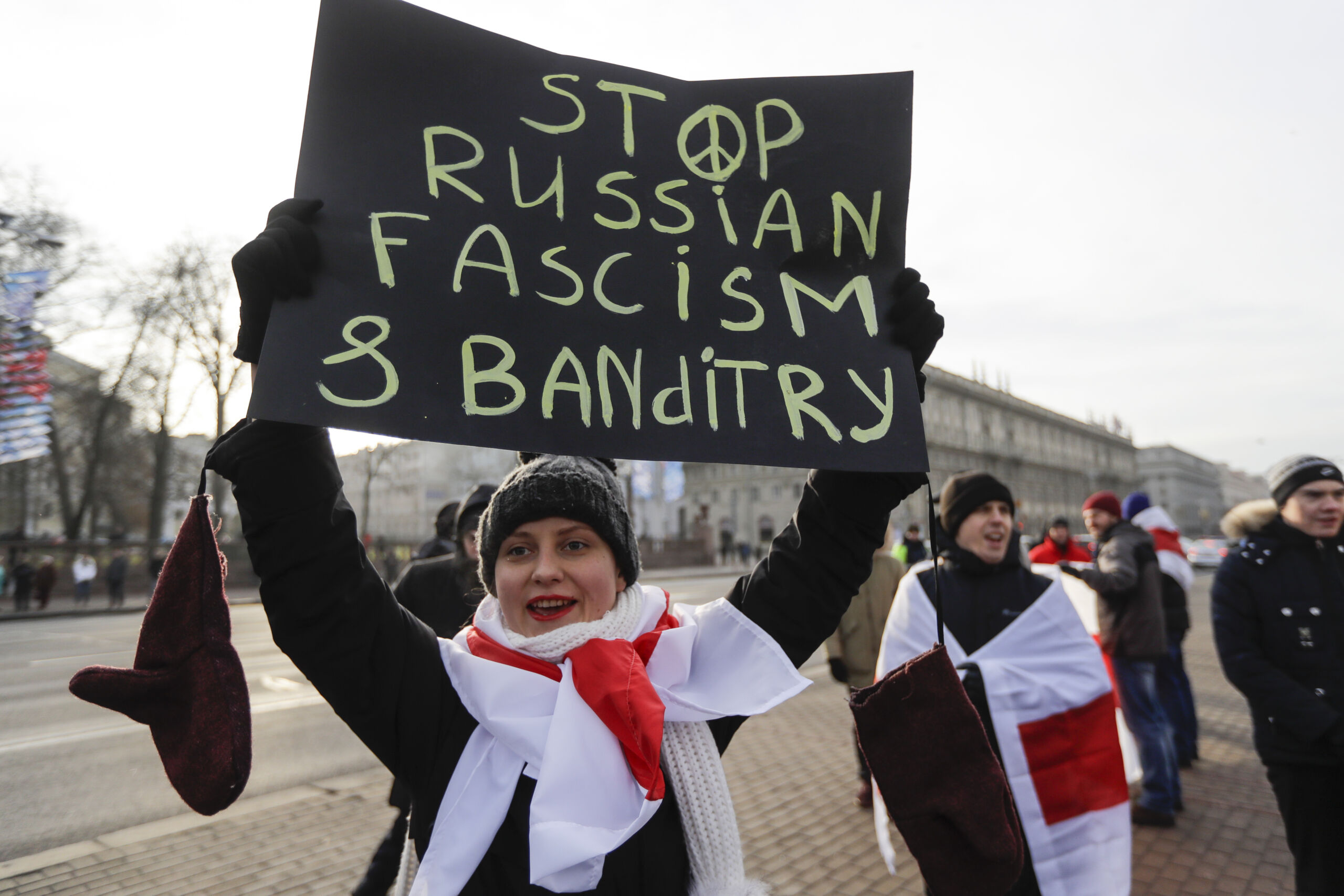 Беларусь прошла. Митинги в Белоруссии против России. Протесты в Белоруссии 2019. Акция протеста плакаты. Плакаты на митинге в Минске против Лукашенко.