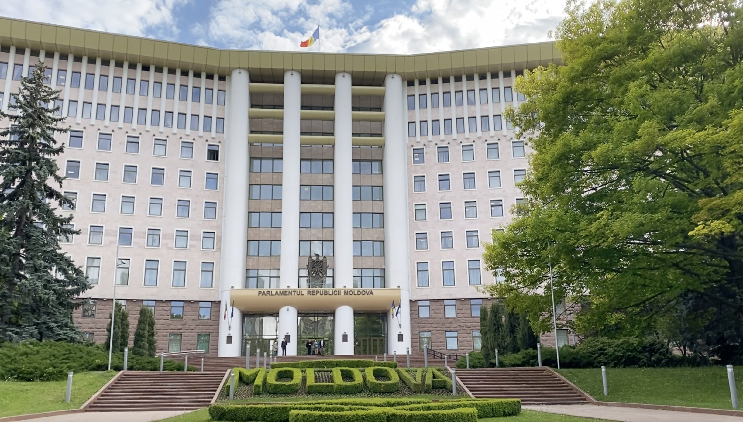 Moldova md. Парламент РМ. Парламент Молдовы. Парламент Кишинева. Здание парламента Молдовы.