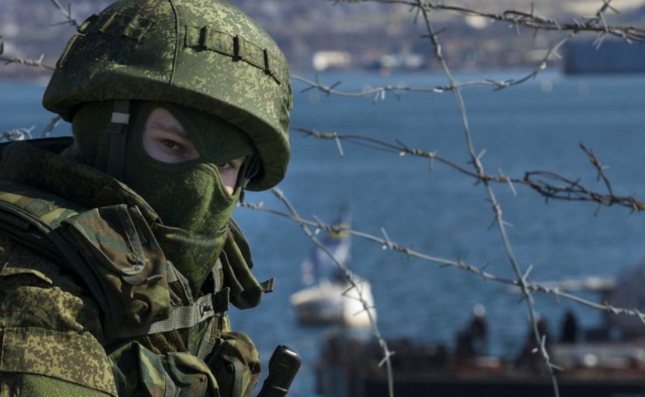 Россияне массово уезжают из Крыма после взрывов в Новофедоровке: фейк